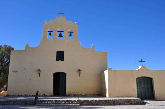 A simpática igrejinha de Cachi, na Argentina